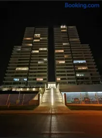 Hermoso Departamento en Con Con Edificio Mares de Montemar - Image 2