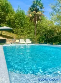 Gîte 8 personnes dans un écrin de verdure avec vue - Image 1