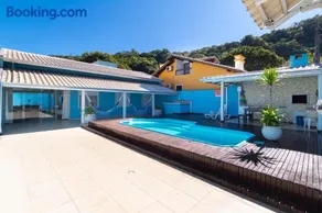 CASA COM PISCINA EM MORRINHOS - RUA HORTÊNCIA - Image 1