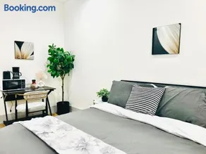 Modern New Studio Cozy&Prime Location - Image 3