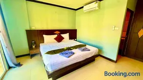 Hotel Hollywood Inn Love Patong - Image 4