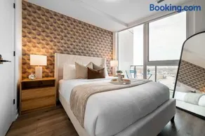 Stylish 1BR Suite near Sherway Gardens Balcony - Image 2