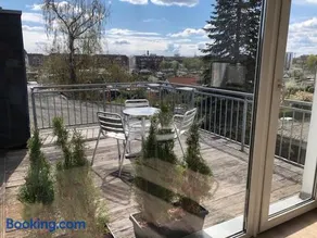 studio b - Sunny City Business Apartment with roof-top terrace for 2-4 guests - Image 1