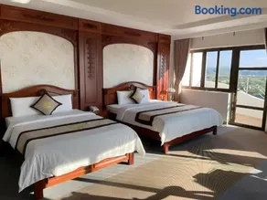 Rex Hotel - by BAY LUXURY - Image 5