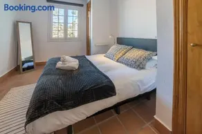 Bed and Snow Apartments - Image 4