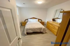 Stylish and luxurious apartment basement unit - Image 1