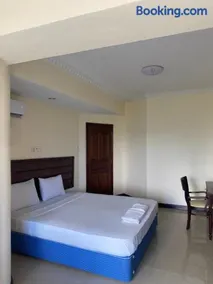 Ocean Blue Retreat-3 minute walk to Nyali Center and 3 minute walk to the Beach - Image 2