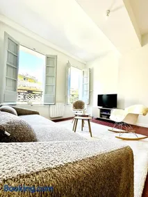 Design and Provençal Elegance Suite in Aix - Image 5