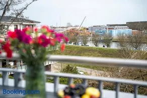 Bernstein Suite & Breakfast Apartment 14 - Image 3