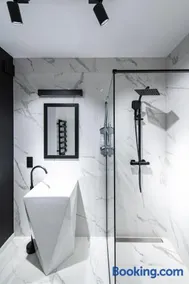 Vena Apartments - Image 1