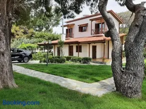Yannis Villa - Image 3