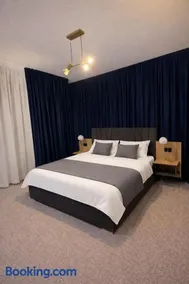 Elmax Aparthotel - Image 1
