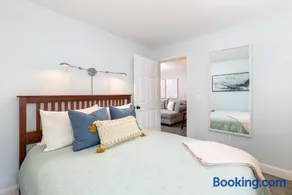 Lake Winni Condo - Beach, Concerts and Views for miles - Image 3