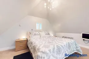 Panfield House - Image 2