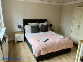 Hampshire lodge - Image 4