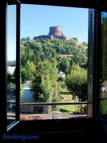 Gîte Le Pavin avec vue sur Château de Murol - Image 2