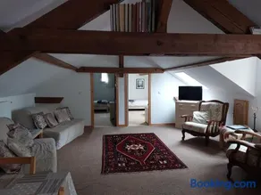 The Hayloft at Orchard Farm - Image 2