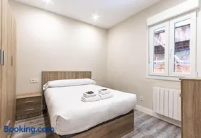 Biator apartment by People Rentals - Image 2