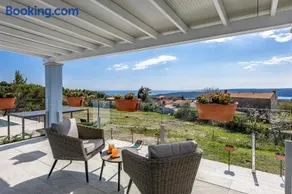 Villa Novtek Istria with Private Heated Pool - Image 3