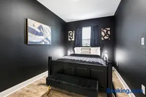 Luxury 5BR Designer Stay and Stylish NOLA Getaway - Image 4