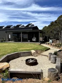 Stokes Bay Surf Shack - Image 2