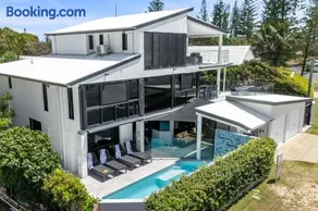 Beachfront at Buddina with Heated Pool & Sea Views - Image 1