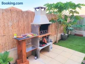 Espacioso apartamento con preciosos jardines y BBQ - Image 5