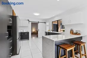 Eden Lodge - Image 1