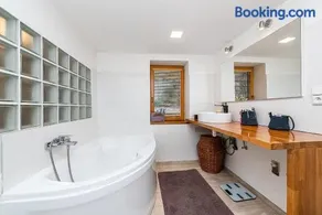 Apartment by the natural swimming pool below Krušné Mountains - Image 5