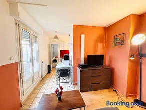 SUPERBE APPARTEMENT 2 PIÈCES AVEC GRANDE TERRASSE - Image 1