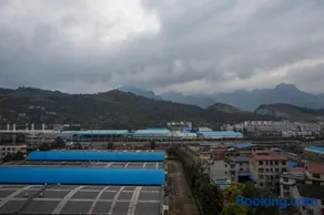 Zhangjiajie Cat Theme Inn - Image 3