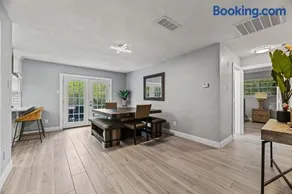Sunset Heights Retreat - Image 1