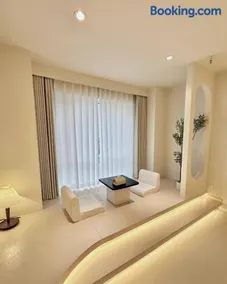 Happy house - Image 4