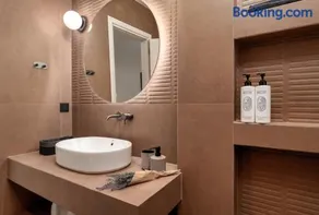 Palm View Suites - Image 3