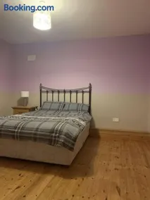 Room 2 , Williamstown, Ireland - Image 5