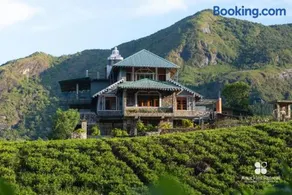 Knuckles Retreat - Image 1
