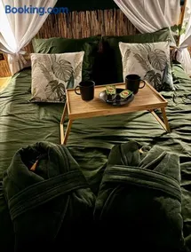 Jungle Love Room - Image 2