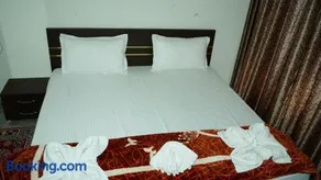 Parth Hotel and Restaurant - Image 3