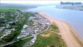Tideaway - walk to beach - Image 3