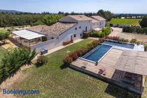 Mas Eléhis Gîtes en Provence - Image 1