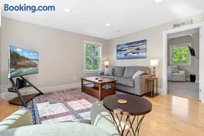 Charming coastal cottage with deck, grill, firepit, and jetted tub - Image 2