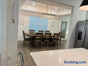 Sea La Vie - Large Family Friendly 4BR 10 Bed Pool and Bay Access - Image 3