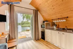 5 Chestnut Bay Lakeside Hideaway - Image 3