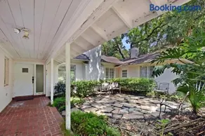 The Pink House - Image 4