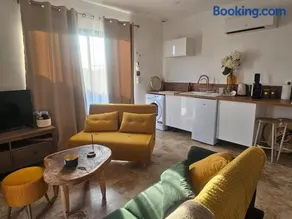Studio neuf, jardin et jacuzzi privé,proche Spirou Monteux - Image 2
