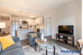 Modern Apt Close to Downtown - Image 3