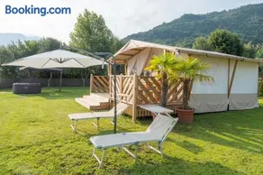 Luxury Lodge - Image 3