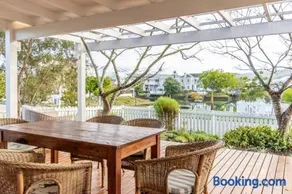 Peaceful Parkland Home on Thesen Islands - Image 3