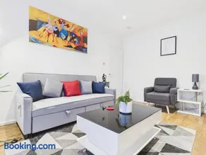 Stylish 1-Bedroom Apartment - Barton Heights, Central Tewkesbury - Image 2