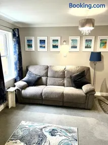 Charming 1-Bedroom Flat - Chelmsford City Centre - Image 2